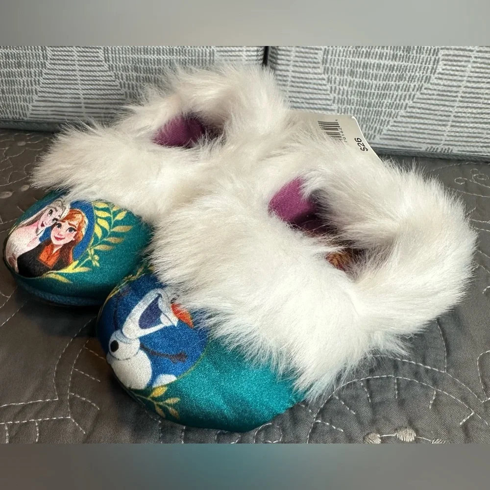 Disney Frozen Teal Baby/Toddler Non Skid Slippers NWT Size 5/6